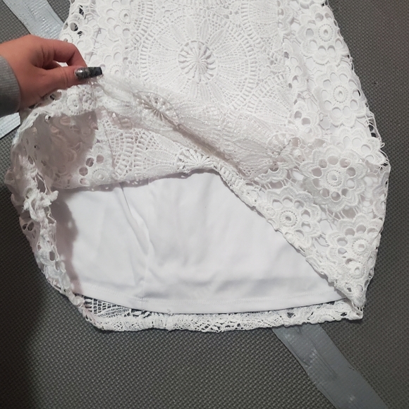 White lace dress - Picture 3 of 4